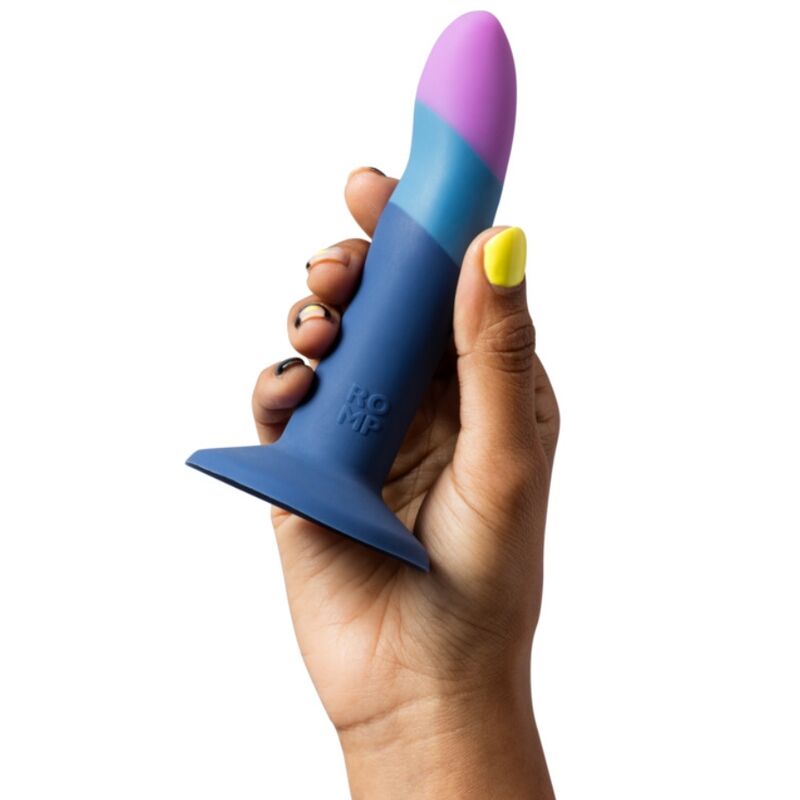 ROMP - DILDO IN SILICONE PICCOLO CON VENTOSA TRICOLORE 14 CM - immagine 5
