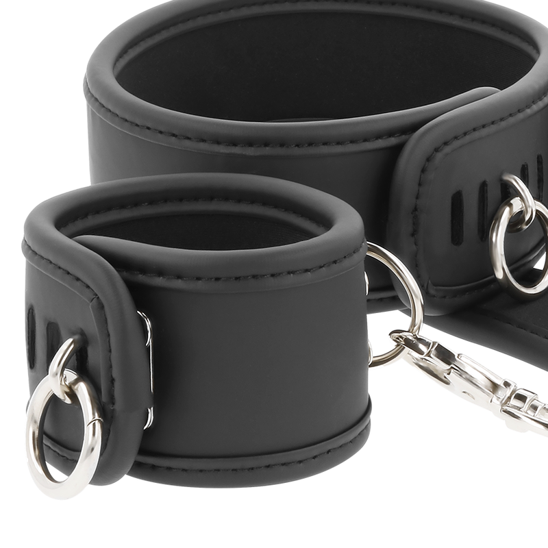 FETISH SUBMISSIVE - HALSKETTE UND HANDSCHELLEN AUS VEGANEM LEDER MIT NOPRENE-FUTTER – Bild 5