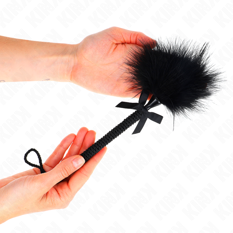 KINK - MASAJEADOR DE CUERDA DE NAILON CON PLUMAS PARA COSQUILLAS Y LAZO NEGRO 25 CM - Imagen 3